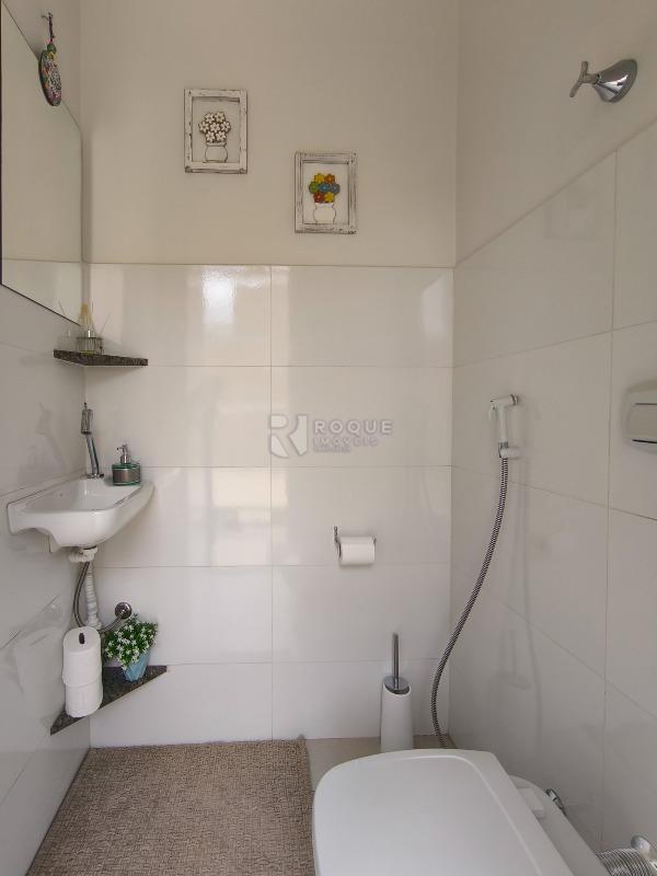 Casa Residencial à venda no bairro Jardim Parque Novo Mundo: BANHEIRO SOCIAL EXTERNO