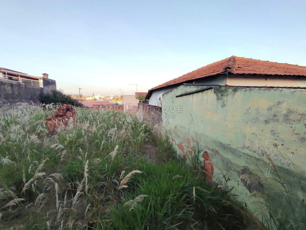 Terreno à venda no bairro Vila Claudia: 
