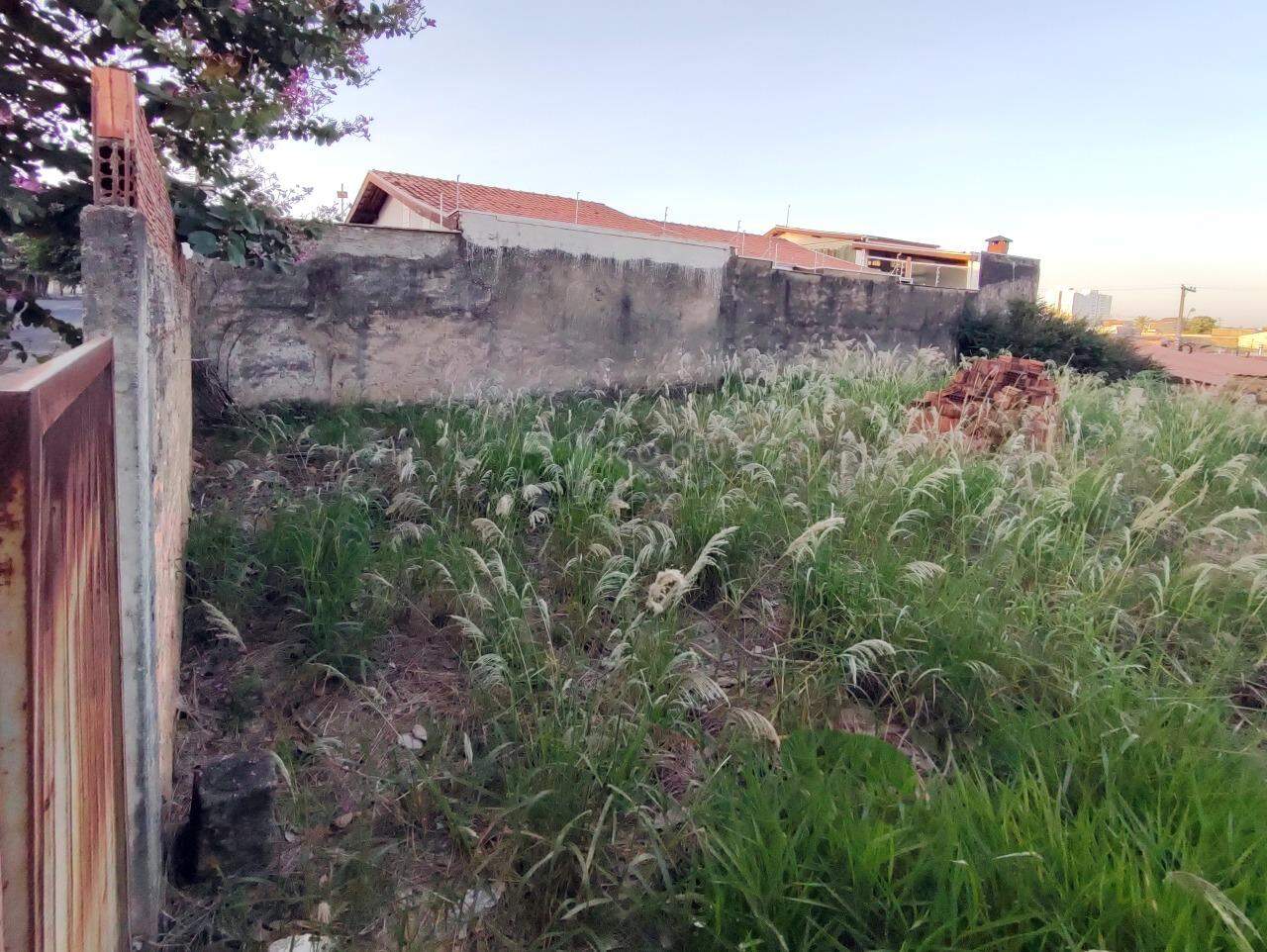 Terreno à venda no bairro Vila Claudia: 