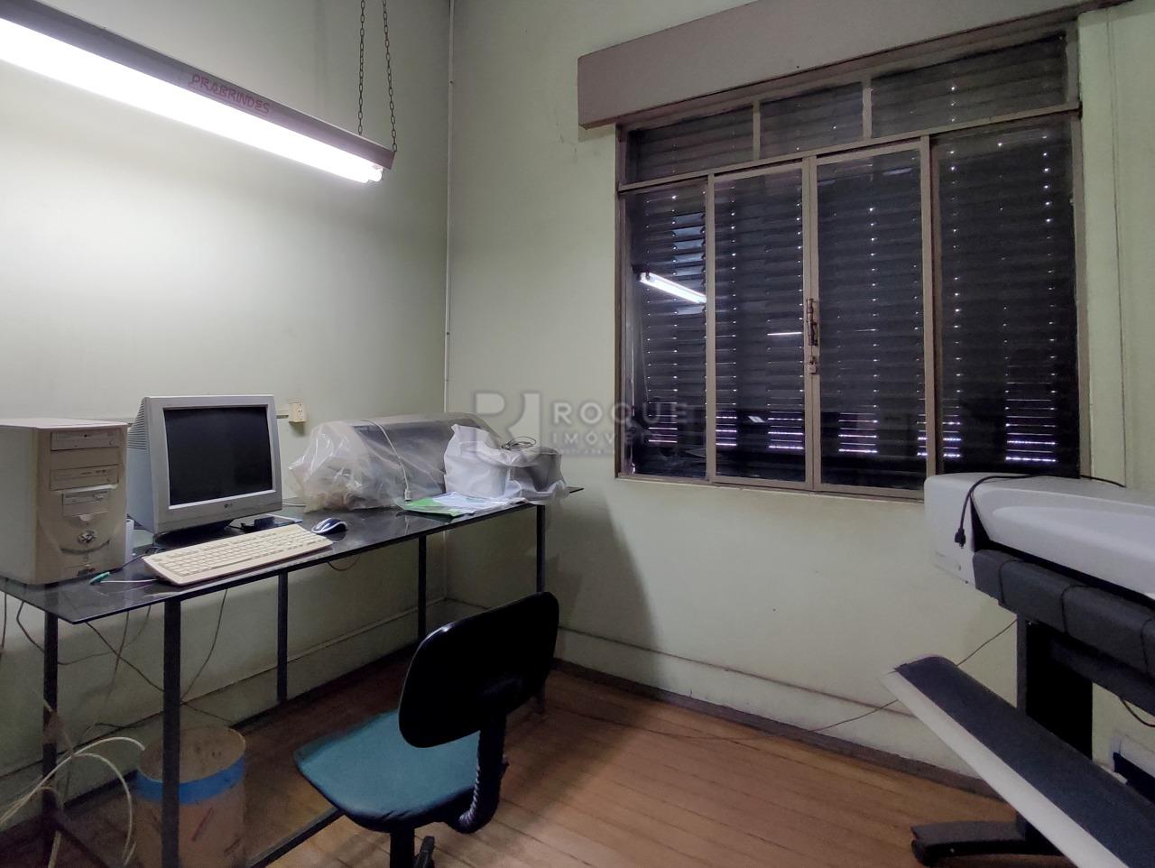 Casa Comercial à venda no bairro Centro: ESCRITÓRIO