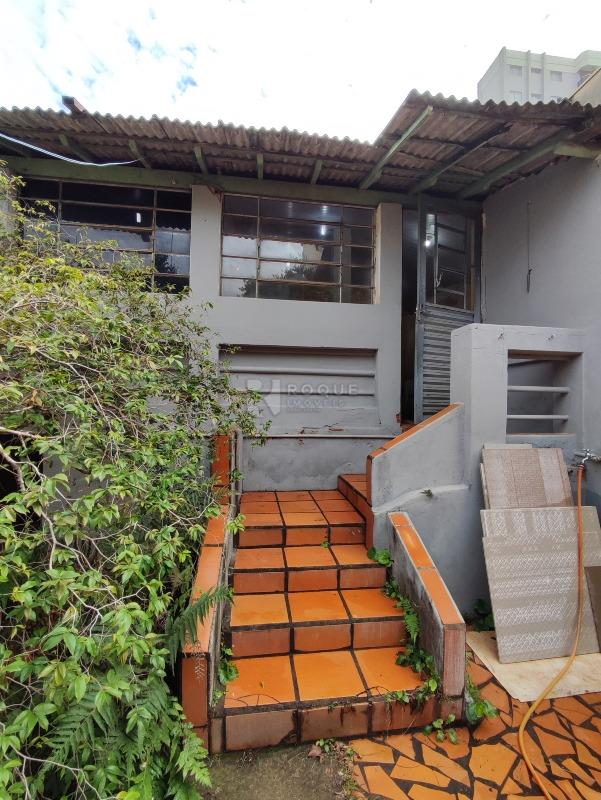 Casa Comercial à venda no bairro Centro: FUNDOS