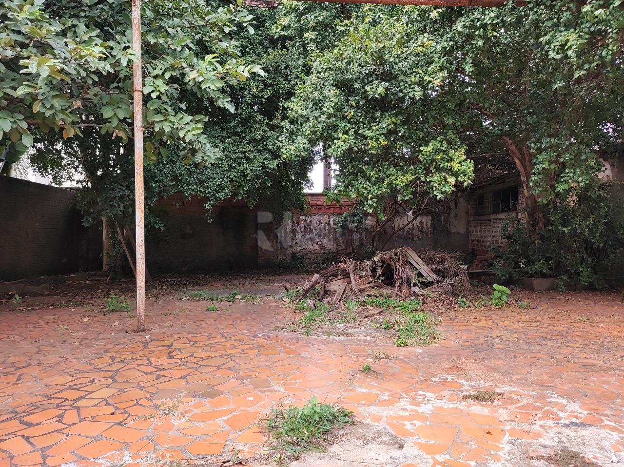 Casa Comercial à venda no bairro Centro: QUINTAL