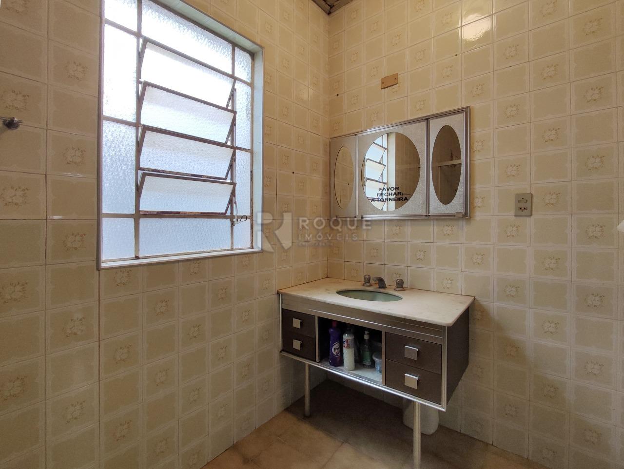 Casa Comercial à venda no bairro Centro: BANHEIRO SOCIAL