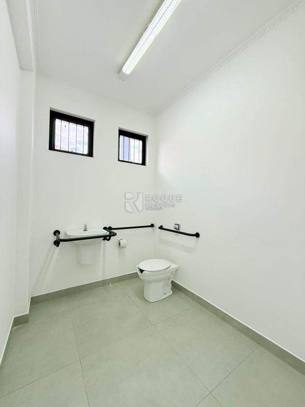 Salão para aluguel no bairro Centro: WC 01