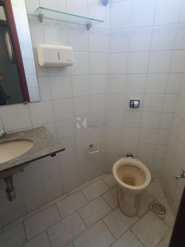 Salas/Conjuntos para aluguel no bairro Centro: WC 