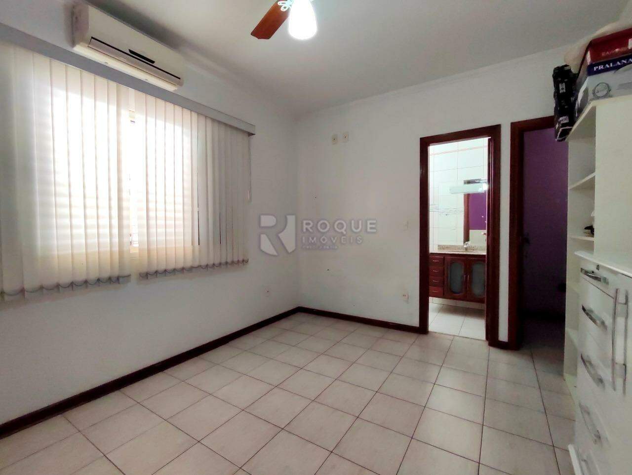 Casa Residencial à venda no bairro Jardim Mediterrâneo: SUÍTE 2