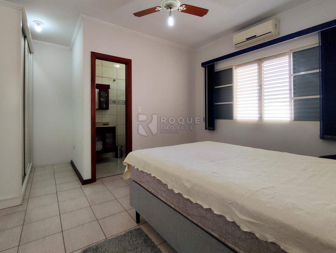 Casa Residencial à venda no bairro Jardim Mediterrâneo: SUÍTE 1
