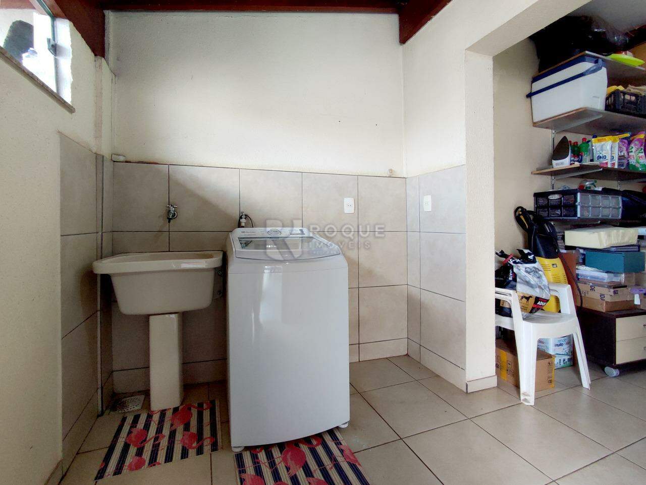 Casa Residencial à venda no bairro Jardim Mediterrâneo: LAVANDERIA