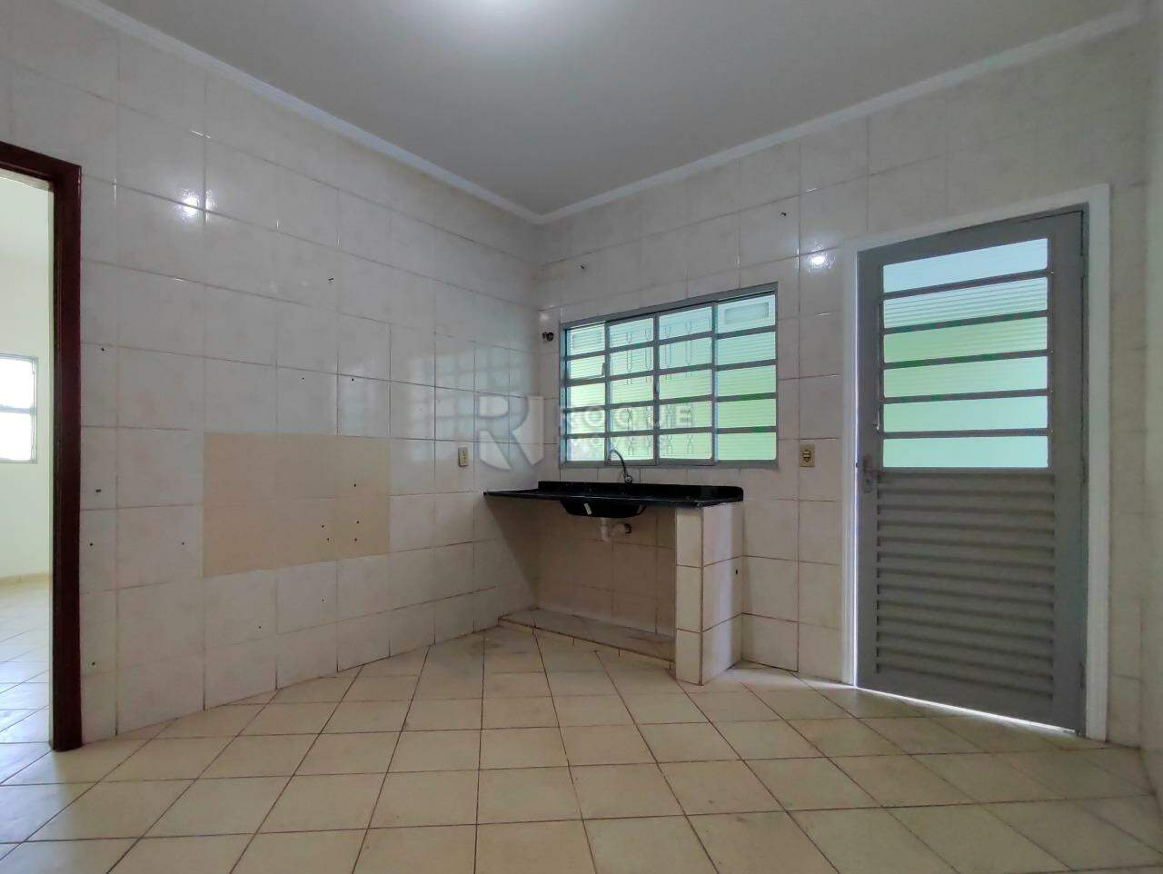 Casa Residencial à venda no bairro Jardim Residencial Regina Bastelli: COZINHA
