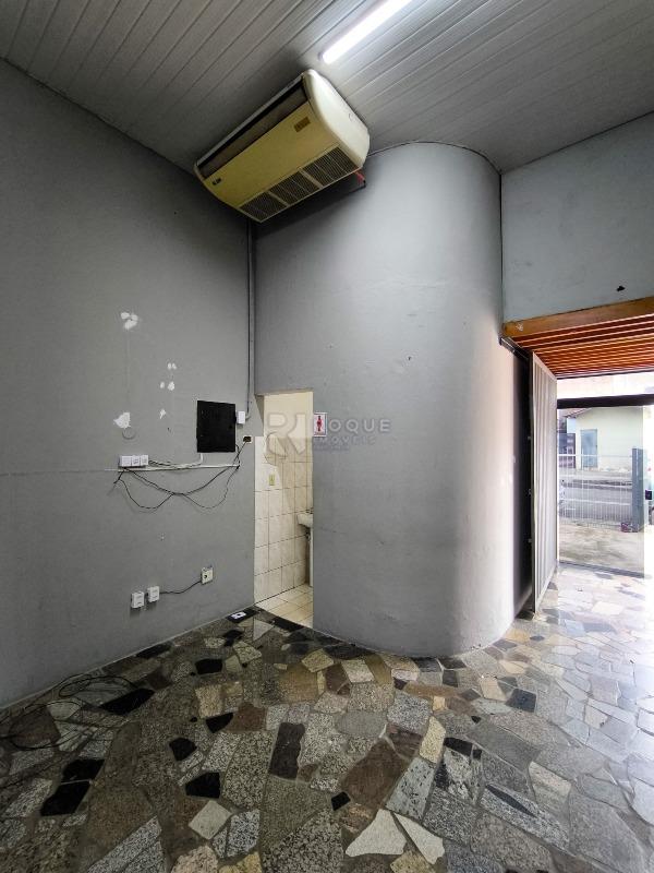 Barracão/Galpão à venda no bairro Jardim Parque Novo Mundo: BANHEIRO FEMININO