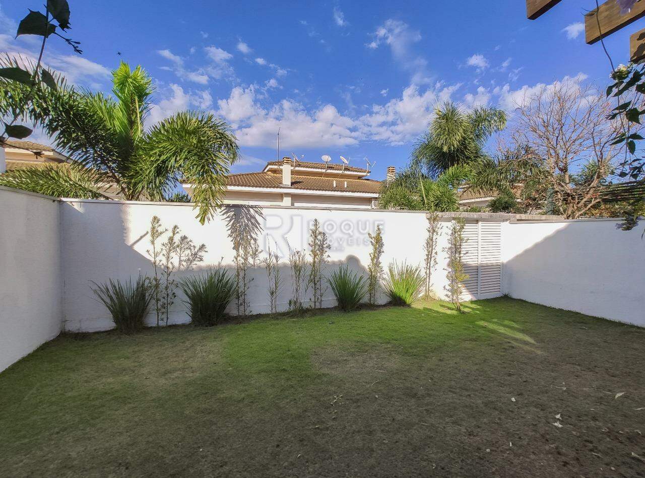 Casa em condomínio para aluguel no bairro Jardim Montezuma: Fundo