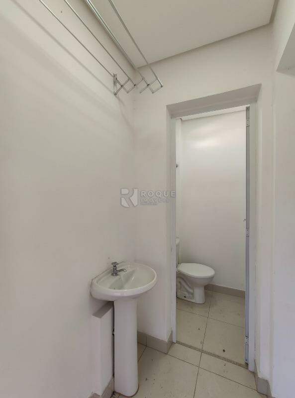 Casa em condomínio para aluguel no bairro Jardim Montezuma: WC fundo