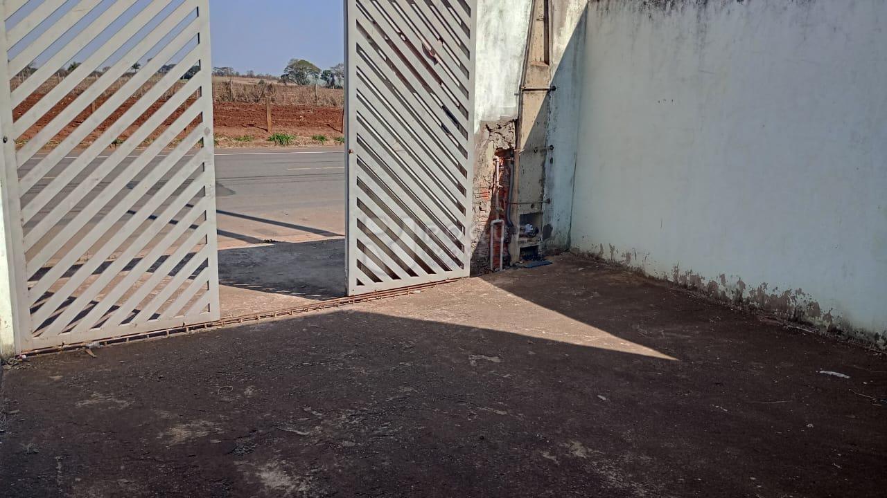 Salão para aluguel no bairro Residencial Palmeira Real: Garagem