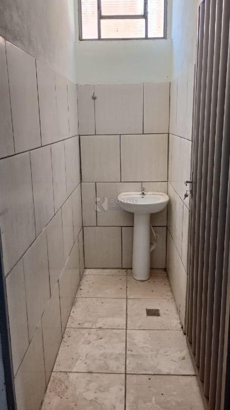 Salão para aluguel no bairro Residencial Palmeira Real: WC