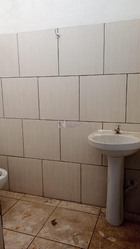 Salão para aluguel no bairro Residencial Palmeira Real: WC