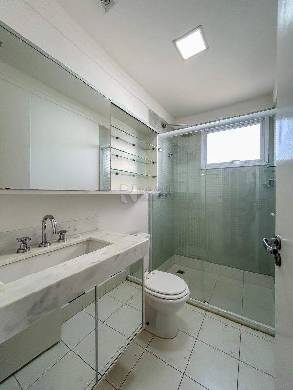 Apartamento para aluguel no bairro Jardim Aquárius: WC Suíte 2