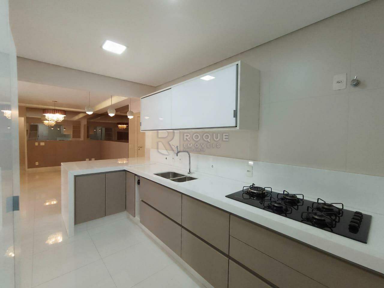 Apartamento para aluguel no bairro Jardim Aquárius: Cozinha 