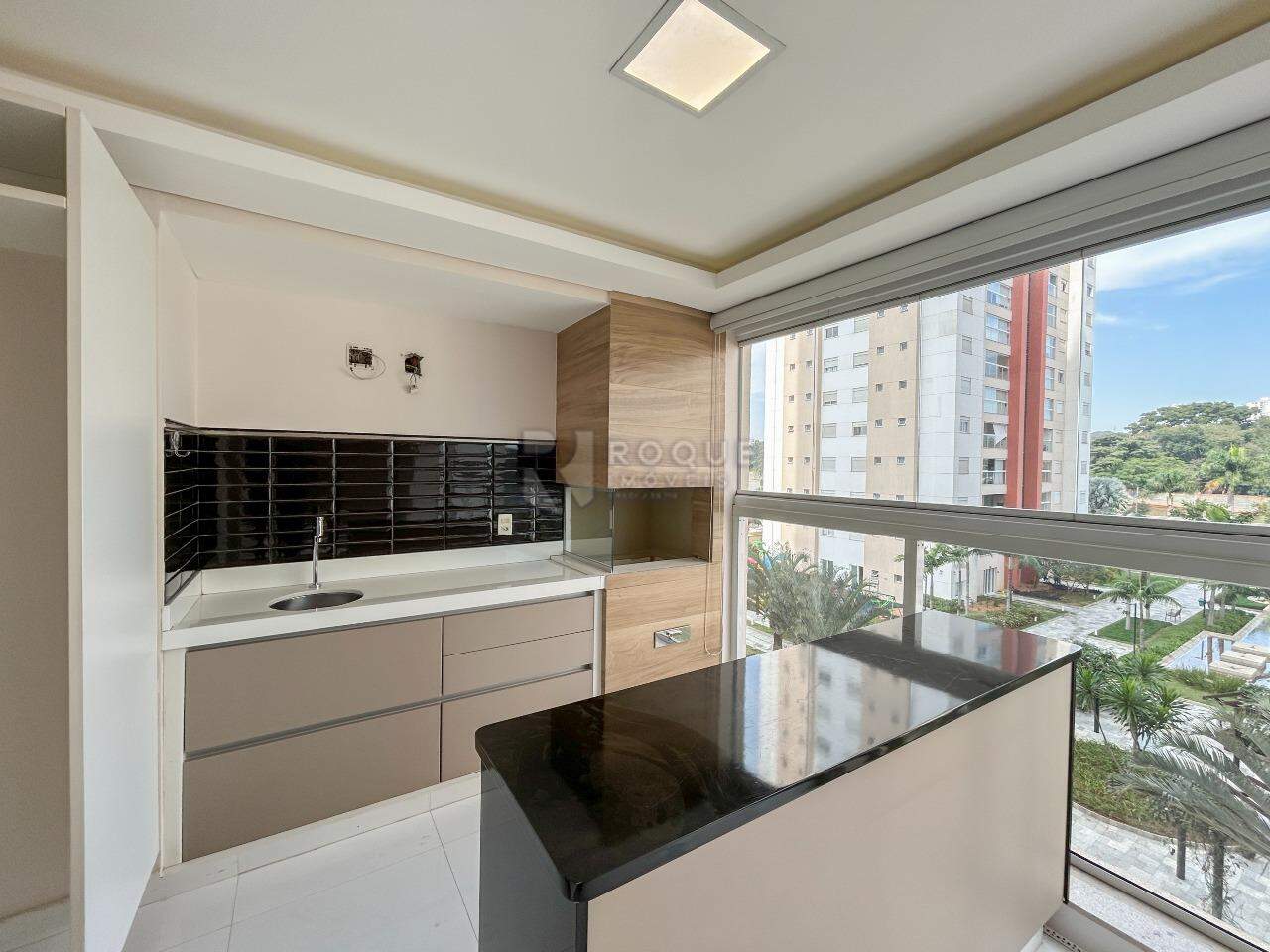 Apartamento para aluguel no bairro Jardim Aquárius: Sacada