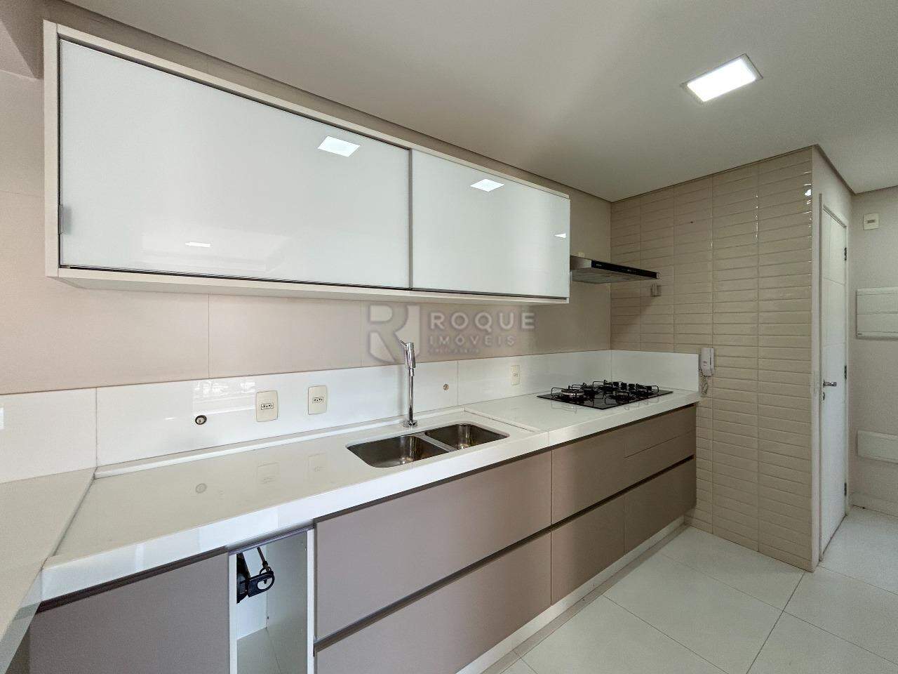 Apartamento para aluguel no bairro Jardim Aquárius: Cozinha