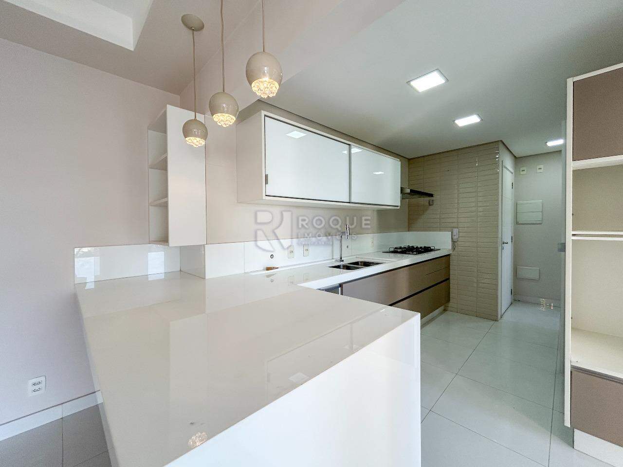 Apartamento para aluguel no bairro Jardim Aquárius: Cozinha