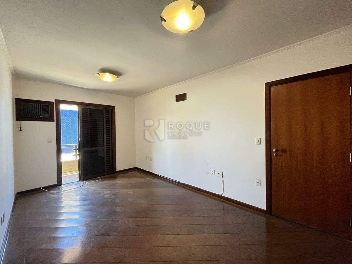 Apartamento para aluguel no bairro Centro: Dormitório suíte 02