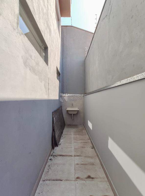 Salão para aluguel no bairro Parque Residencial Santa Eulália: Corredor 