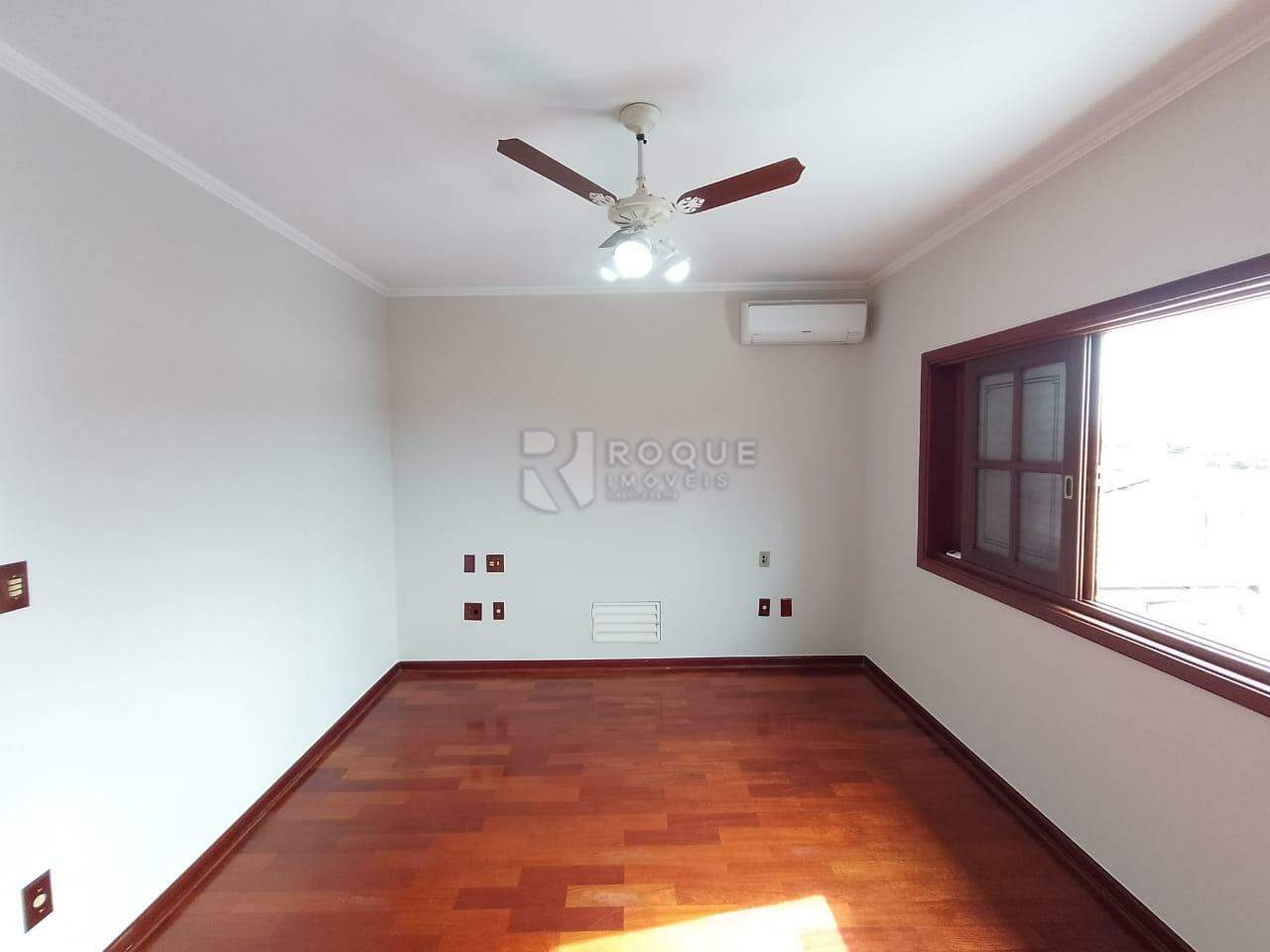 Casa Residencial para aluguel no bairro Vila Primavera: Dormitório 4 suíte segundo andar