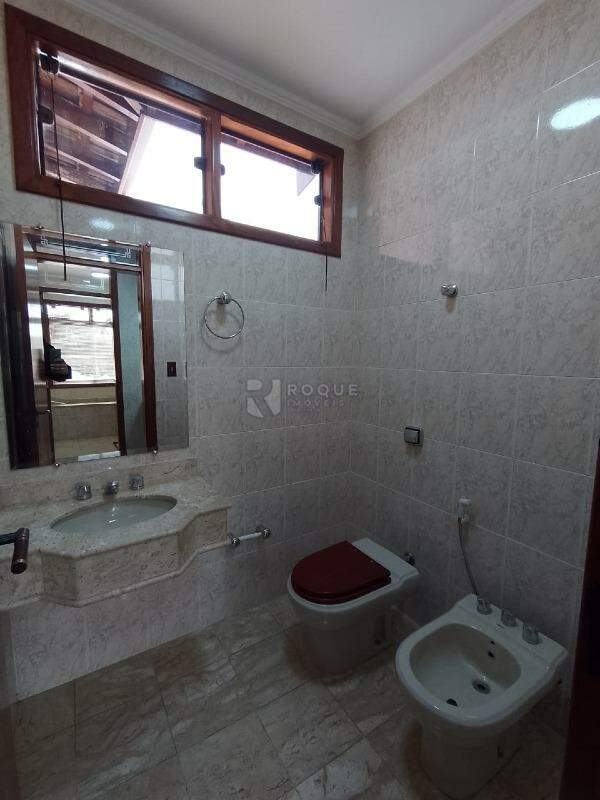 Casa Residencial para aluguel no bairro Vila Primavera: WC suíte segundo andar