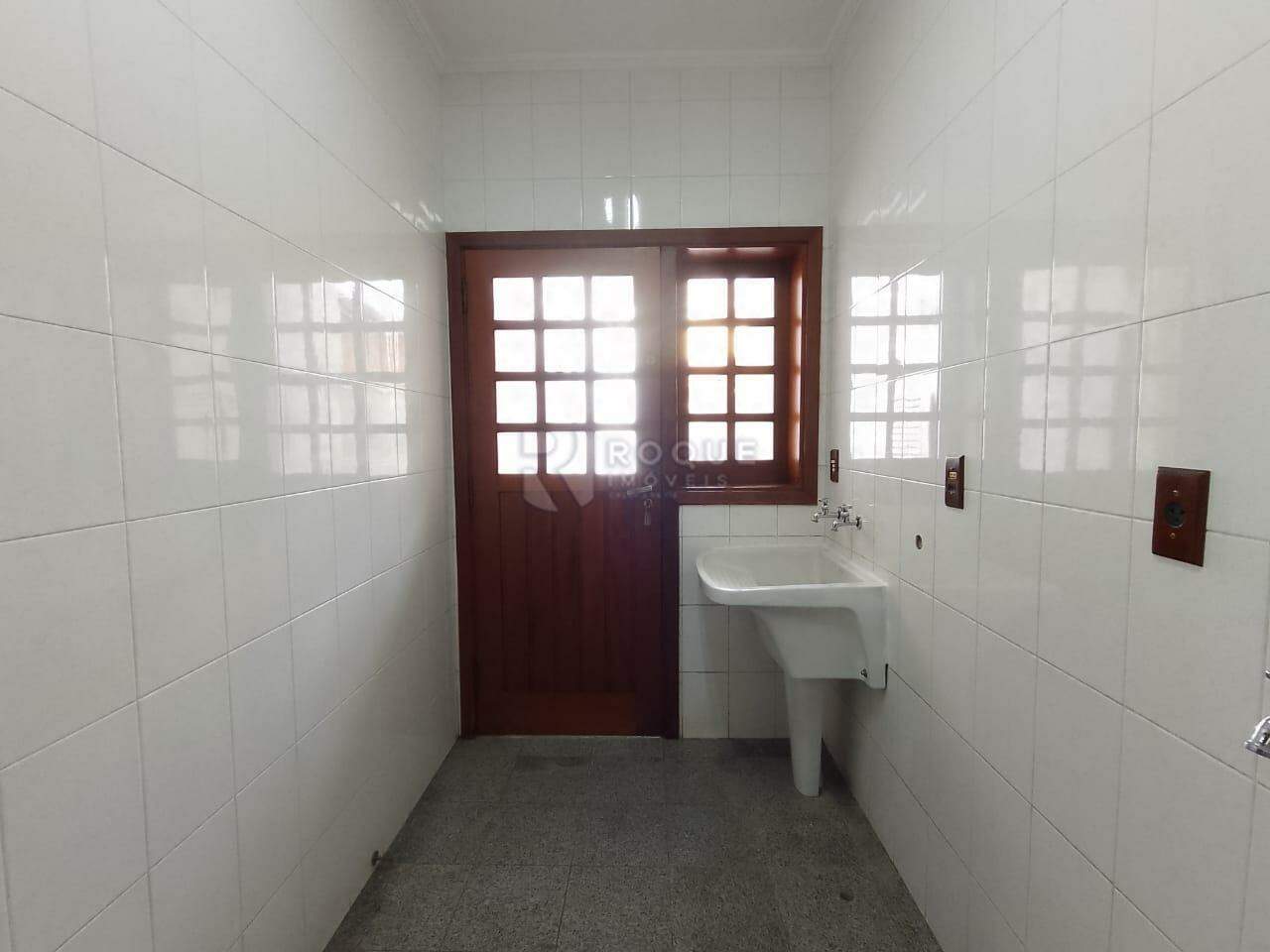 Casa Residencial para aluguel no bairro Vila Primavera: Área de serviço