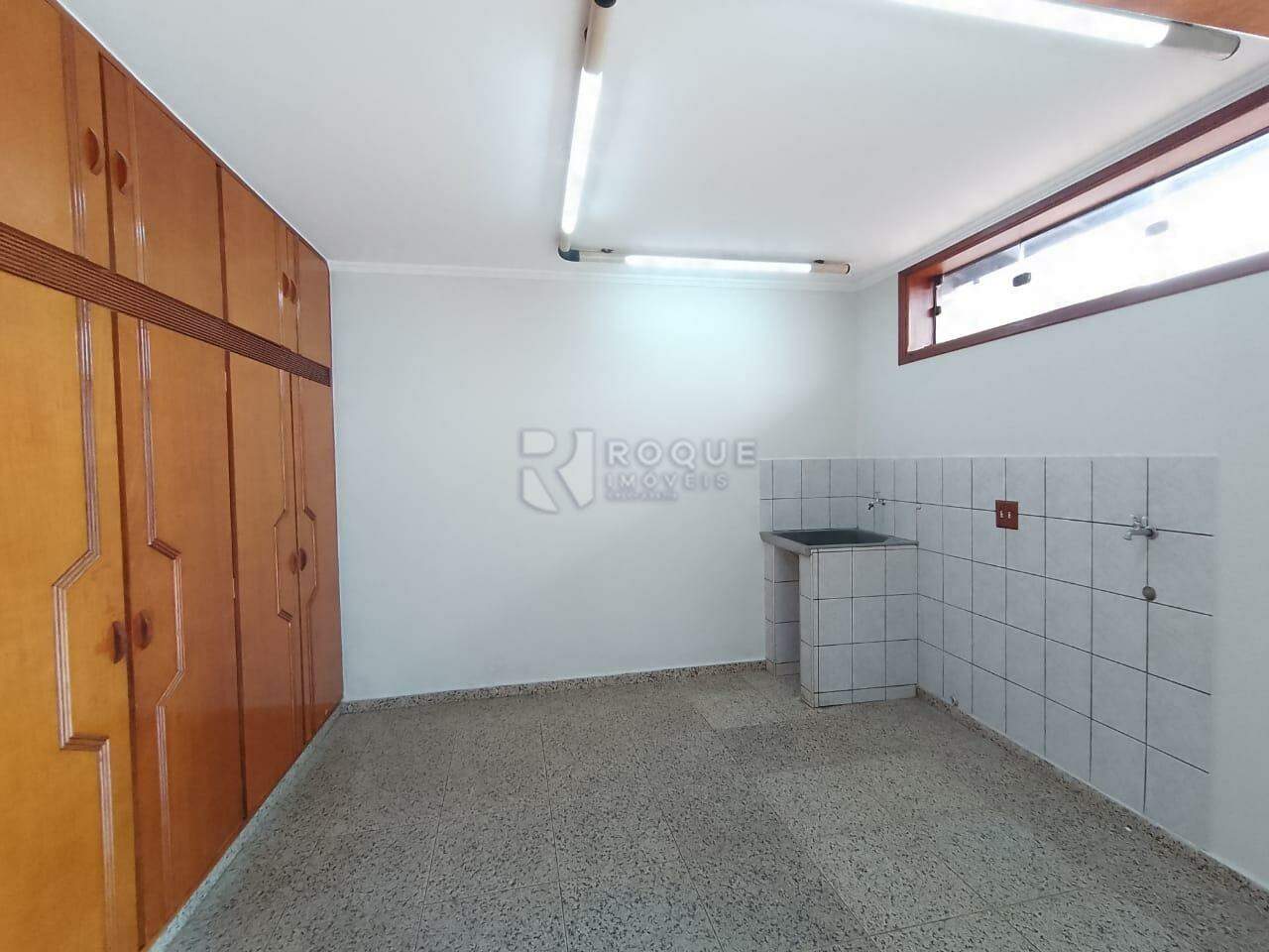 Casa Residencial para aluguel no bairro Vila Primavera: Área de serviço externo