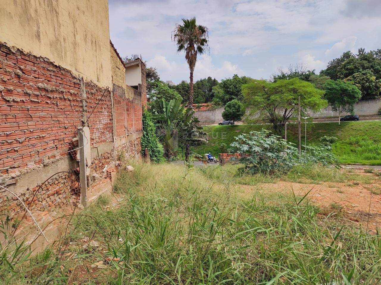 Terreno à venda no bairro Jardim Santa Cecília: 