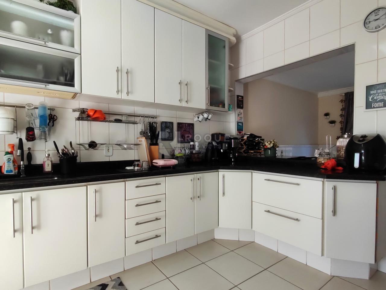 Casa em condomínio à venda no bairro Jardim do Lago: COZINHA