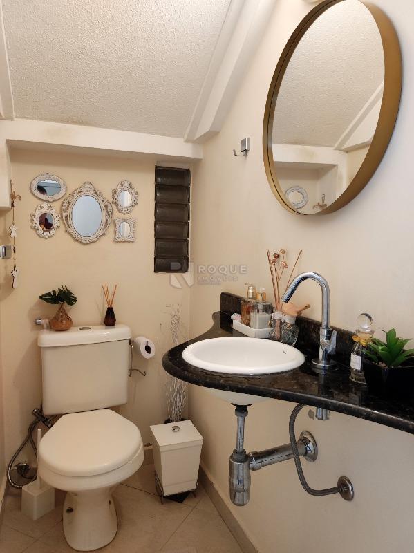 Casa em condomínio à venda no bairro Jardim do Lago: LAVABO