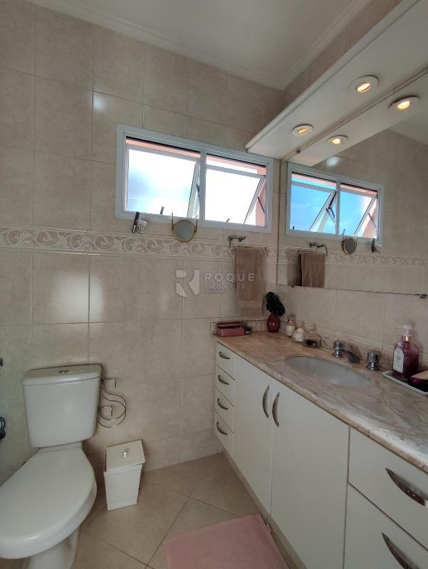 Casa em condomínio à venda no bairro Jardim do Lago: WC SUÍTE