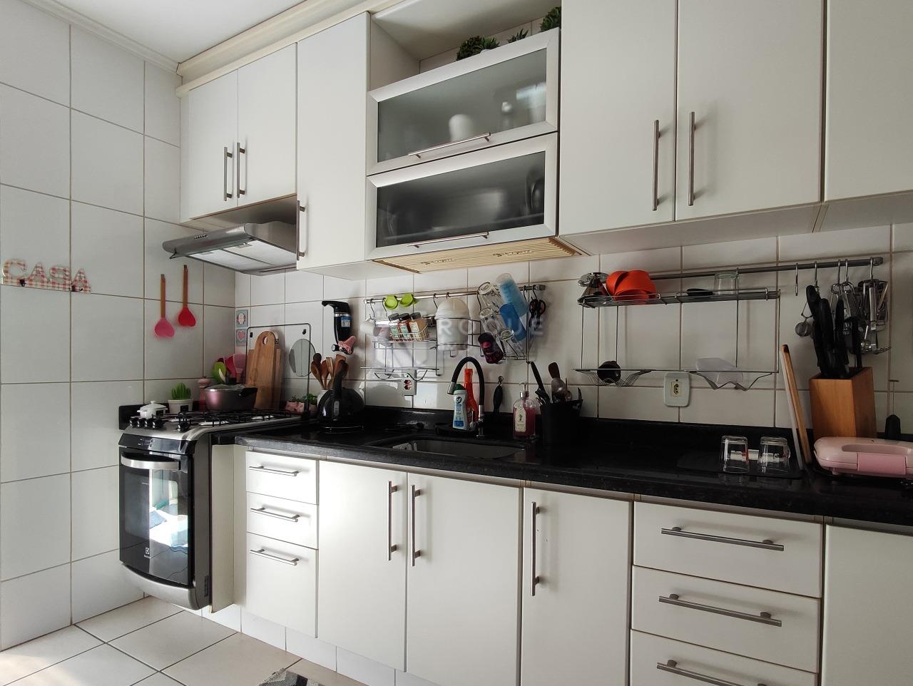 Casa em condomínio à venda no bairro Jardim do Lago: COZINHA