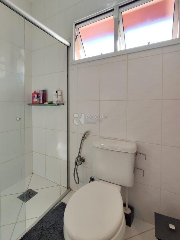 Casa em condomínio à venda no bairro Jardim do Lago: BANHEIRO SOCIAL