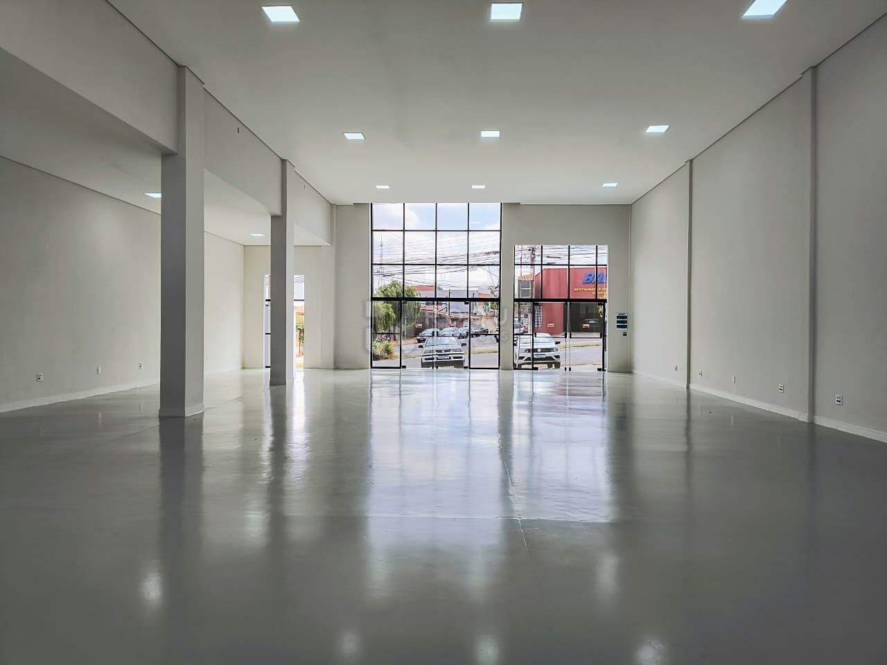 Barracão/Galpão para aluguel no bairro Jardim Elisa Fumagalli: Salão