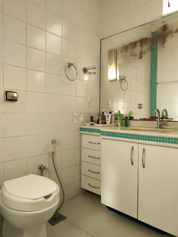 Casa em condomínio à venda no bairro Jardim Residencial Alto Da Capela: BANHEIRO SOCIAL