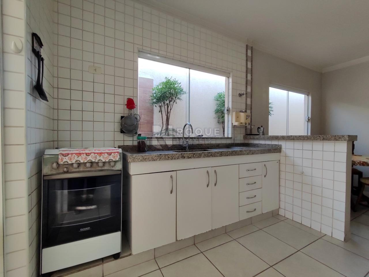 Casa em condomínio à venda no bairro Jardim Residencial Alto Da Capela: COZINHA