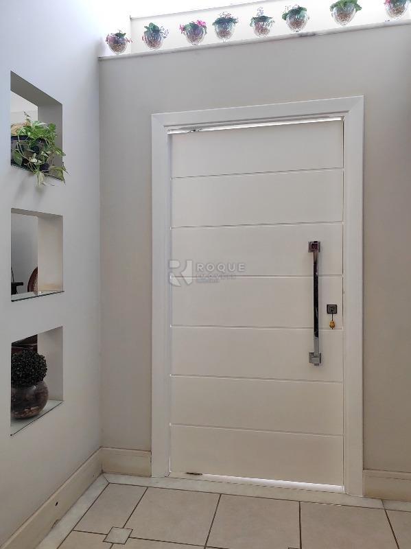 Casa em condomínio à venda no bairro Jardim Residencial Alto Da Capela: HALL DE ENTRADA