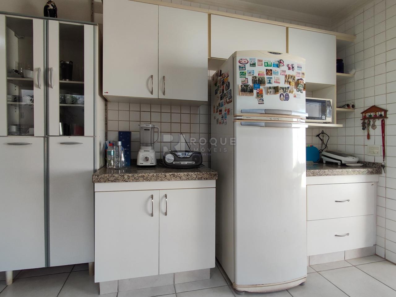 Casa em condomínio à venda no bairro Jardim Residencial Alto Da Capela: COZINHA