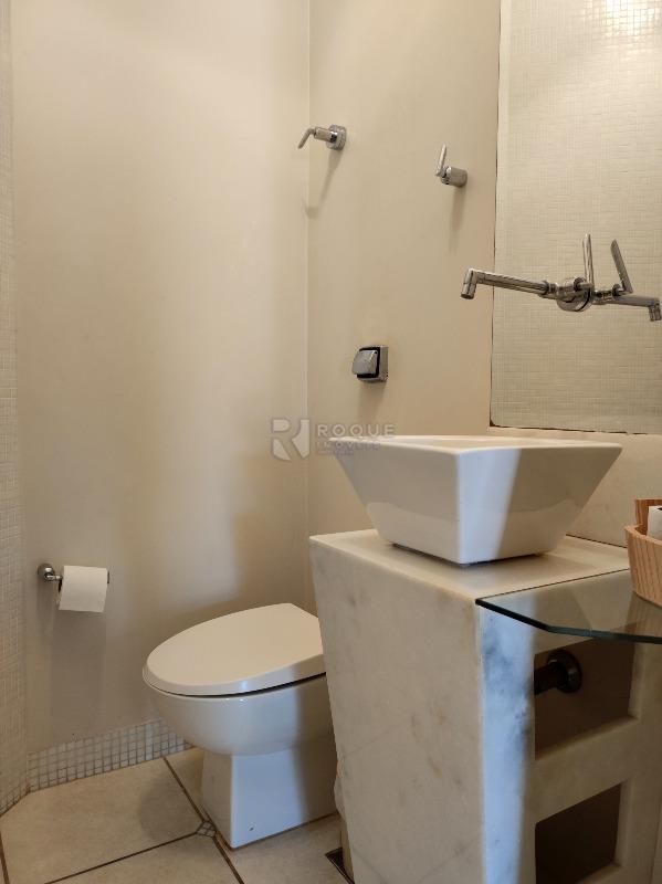 Casa em condomínio à venda no bairro Jardim Residencial Alto Da Capela: LAVABO