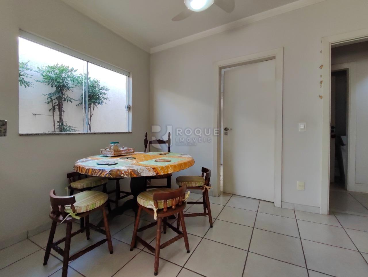 Casa em condomínio à venda no bairro Jardim Residencial Alto Da Capela: COPA