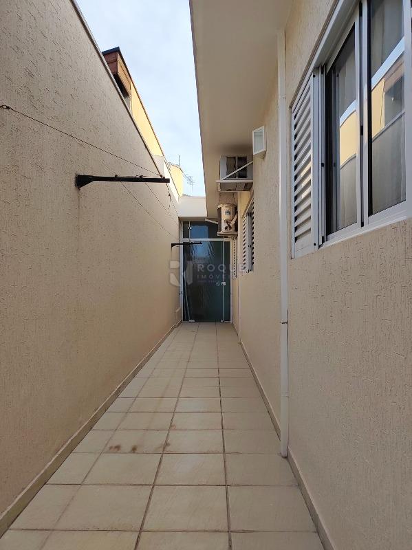 Casa em condomínio à venda no bairro Jardim Residencial Alto Da Capela: ÁREA DE VARAL