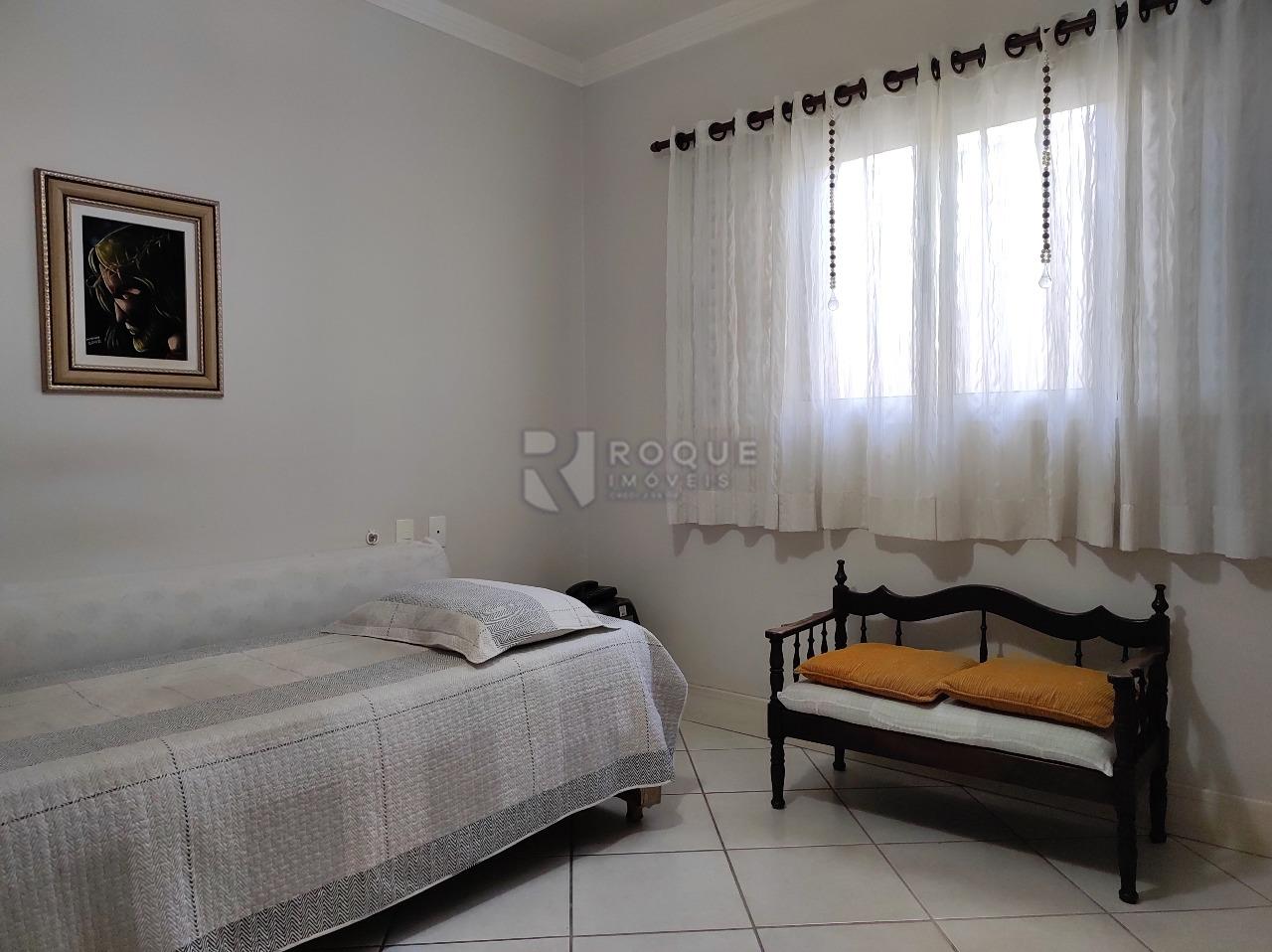 Casa em condomínio à venda no bairro Jardim Residencial Alto Da Capela: DORMITÓRIO