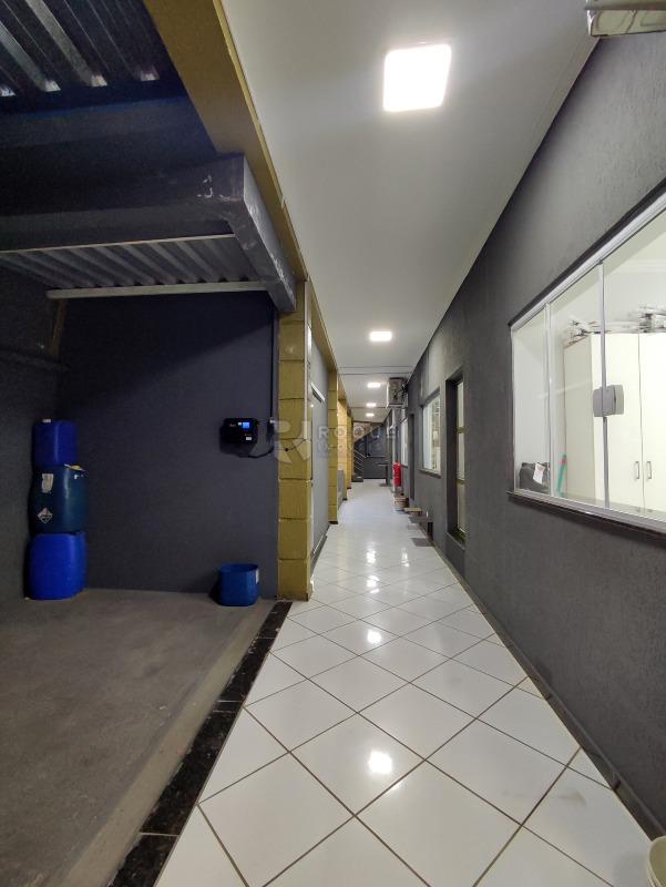 Barracão/Galpão à venda no bairro Vila Santa Lina: CORREDOR INTERNO