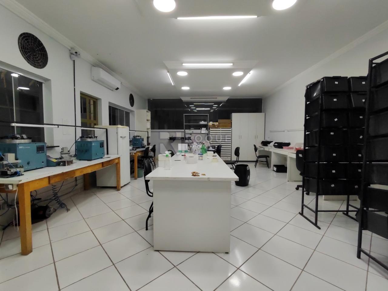 Barracão/Galpão à venda no bairro Vila Santa Lina: 