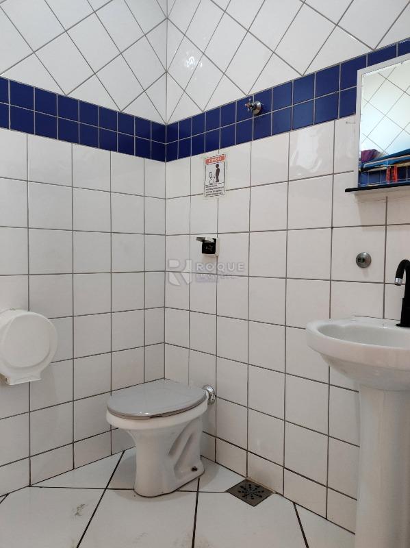 Barracão/Galpão à venda no bairro Vila Santa Lina: BANHEIRO SOCIAL 2