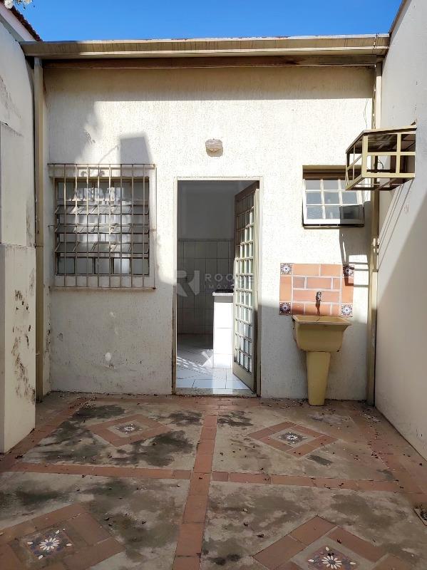 Casa Comercial à venda no bairro Centro: FUNDOS