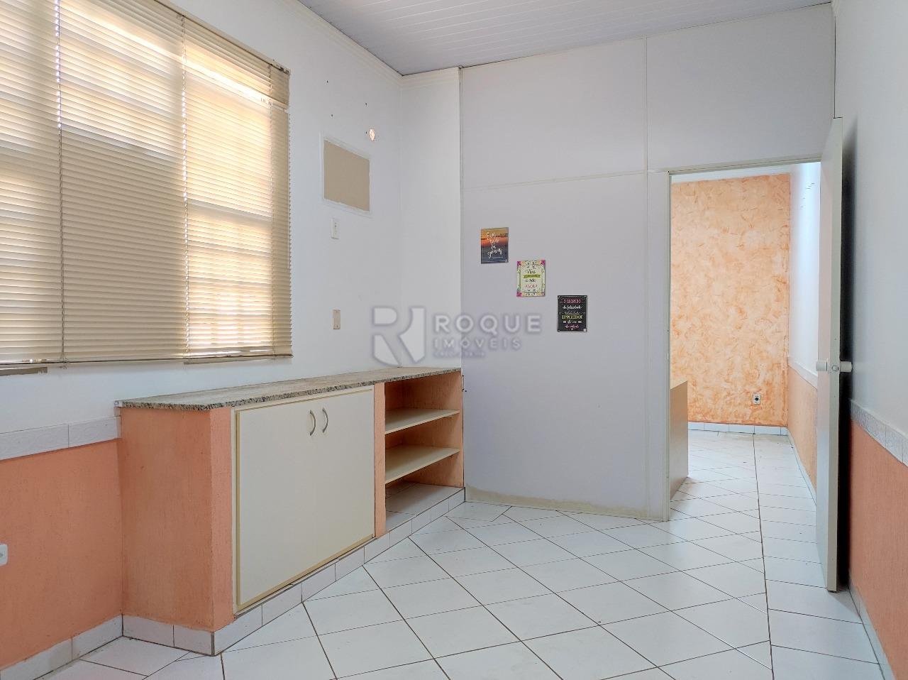 Casa Comercial à venda no bairro Centro: SALA 4